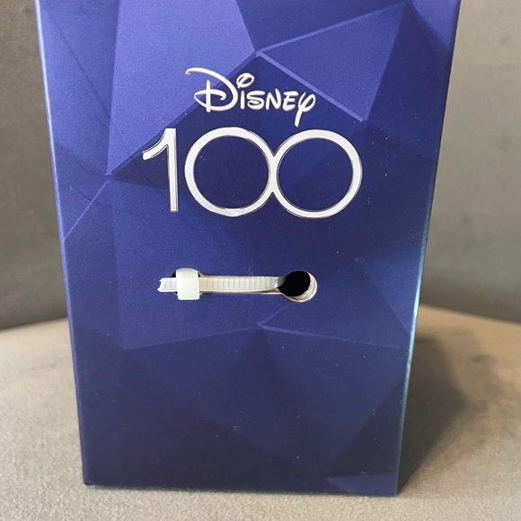 Minnie Mouse Watch. Working watch. - Picture 3 of 3